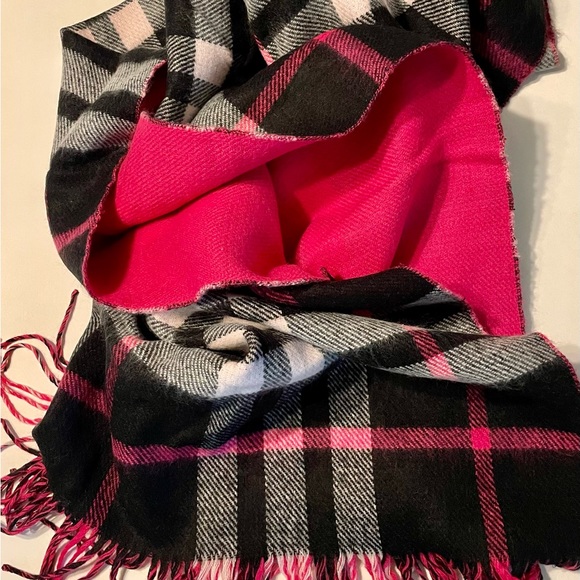 Preston & York (Dillards) hot pink & black plaid over size scarf/lap blanket EUC - Picture 2 of 4